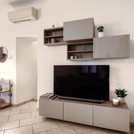 Il Lauro - By Myhomeincomo Como