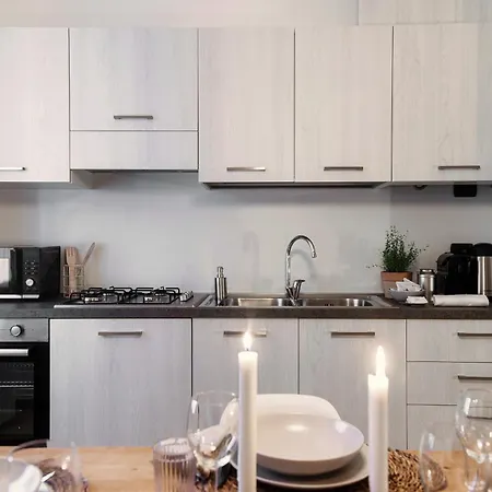 Il Lauro - By Myhomeincomo *