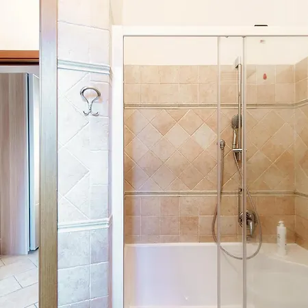 Appartement Il Lauro - By Myhomeincomo *