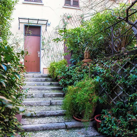 Il Lauro - By Myhomeincomo *