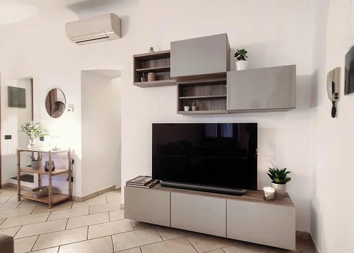 Il Lauro - By Myhomeincomo * Como