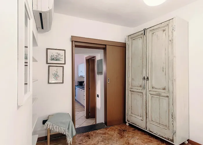 Il Lauro - By Myhomeincomo * Como